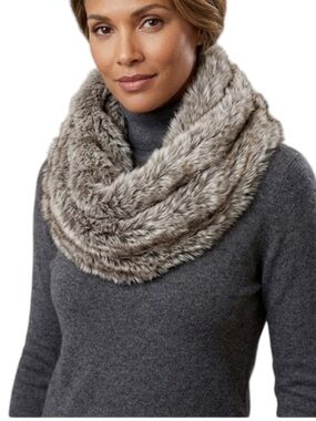 ACCESSORIZE Faux Fur New